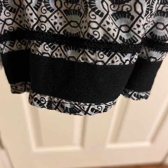 Saint Tropez long sleeve top for women with side splits. Plus size 2X - Picture 5 of 6